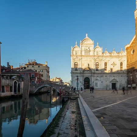Miracoli With View On The Canal R&r 아파트
