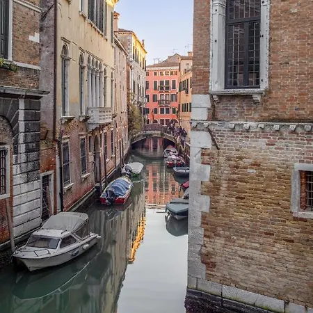 Miracoli With View On The Canal R&r